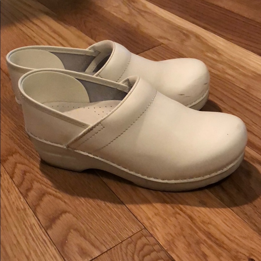 White Danskos